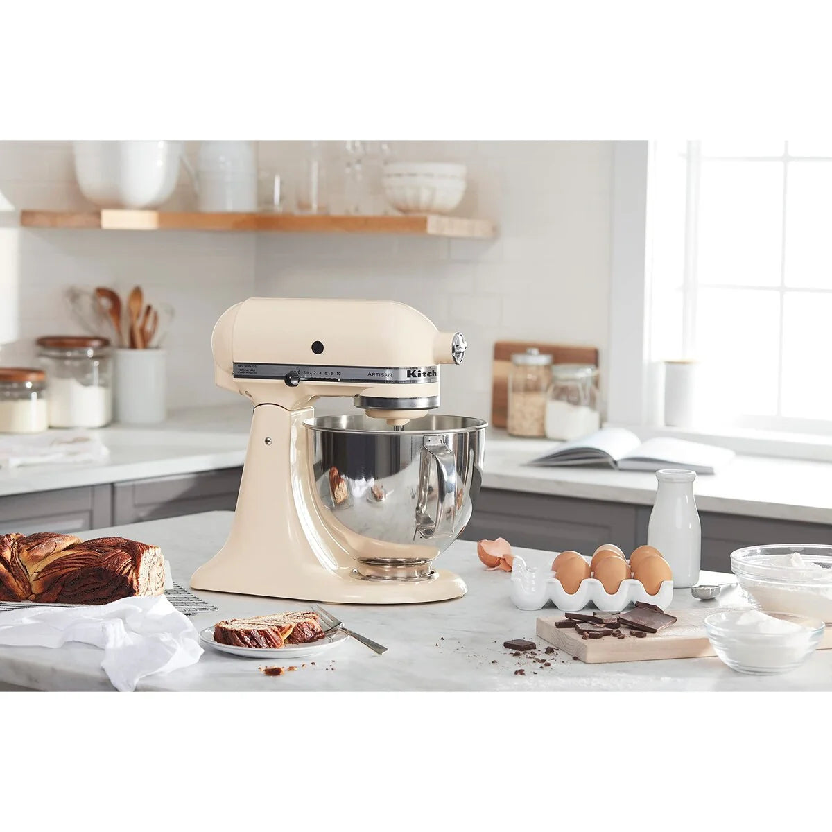 Artisan Series 5 Quart Tilt Head Stand Mixer with Pouring Shield, Removable bowl