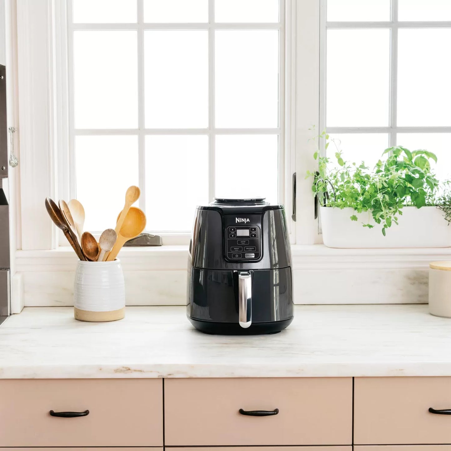 4 Quart Air Fryer with Reheat & Dehydrate, Black, Silver, AF100WM